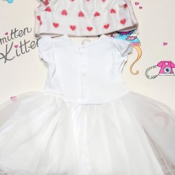 Бяла детска рокля с елек на сърца