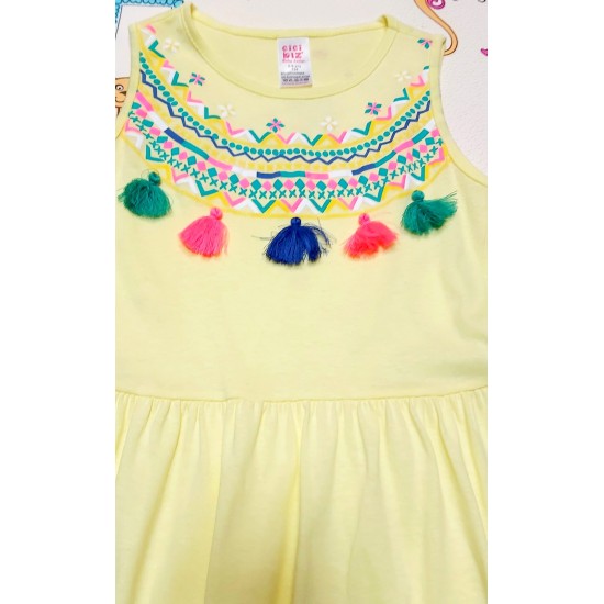 Дълга детска рокля в жълто с пискюли