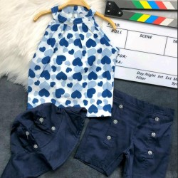 Детски летен комплект в тъмносиньо с шапка ,,Сърца Детски летен комплект в тъмносиньо с шапка ,,Сърца