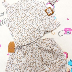 Детски комплект с къси панталонки ,,Африка" и лента за коса Детски комплект с къси панталонки ,,Африка" и лента за коса