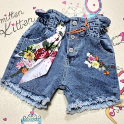 Детски къси дънкови панталони с бродирани цветя и панделка Детски къси дънкови панталони с бродирани цветя и панделка