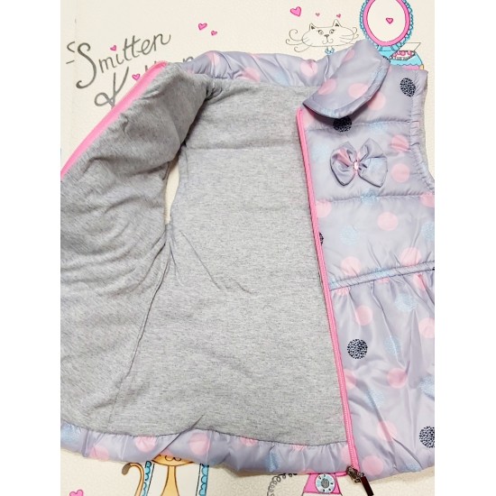 Детски шушляков елек в сиво на точки за момиче