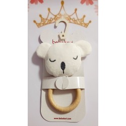 Бебешка дрънкалка в бяло Коала Бебешка дрънкалка в бяло Коала