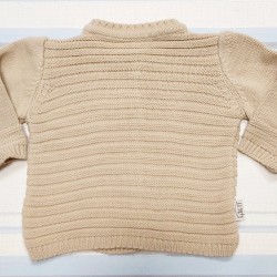 Бебешка плетена жилетка в бежово кафяво Бебешка плетена жилетка в бежово кафяво