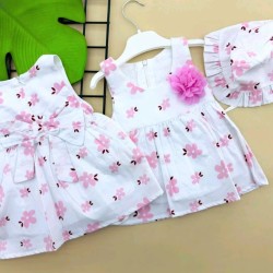 Бебешка лятна рокля в бяло с розови цветя и лятна шапка Бебешка лятна рокля в бяло с розови цветя и лятна шапка