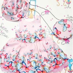 Детска разкошна рокля в розово с пеперуди с чанта и шапка Детска разкошна рокля в розово с пеперуди с чанта и шапка