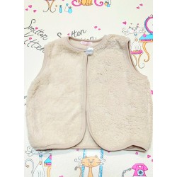 Пухкав бежов елек