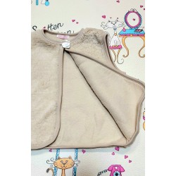 Пухкав бежов елек Пухкав бежов елек