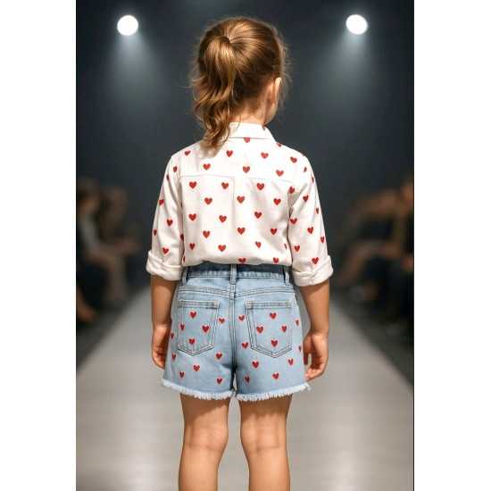 Детски дънкови къси панталони с червени сърца