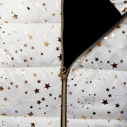 Бял шушляков елек на златни звездички Бял шушляков елек на златни звездички