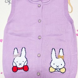 Разкошен бебешки елек в лилаво