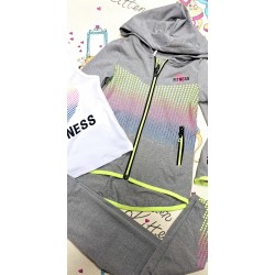 Детски спортен комплект в сиво от 3части от тънка спортна материя Детски спортен комплект в сиво от 3части от тънка спортна материя