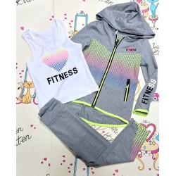 Детски спортен комплект в сиво от 3части от тънка спортна материя Детски спортен комплект в сиво от 3части от тънка спортна материя