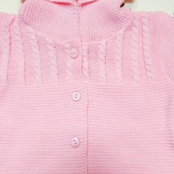 Розова детска плетена жилетка с ушички Розова детска плетена жилетка с ушички