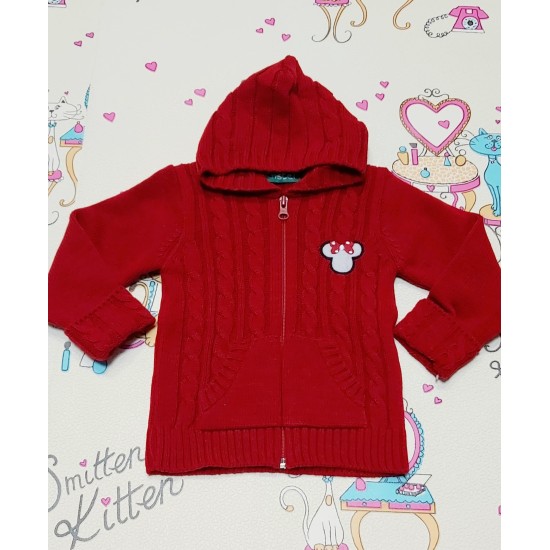 Детска плетена жилетка в червено