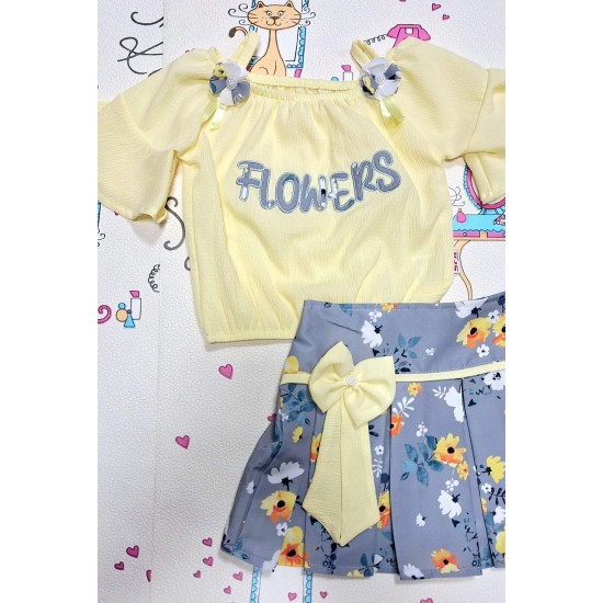 Детски летен комплект от блуза в жълто и сива пола на цветя Детски летен комплект от блуза в жълто и сива пола на цветя
