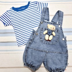 Бебешки дънков летен гащеризон и тениска в светло синьо с играчка мече Бебешки дънков летен гащеризон и тениска в светло синьо с играчка мече