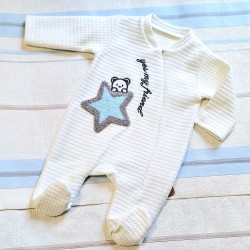 Бебешки гащеризон за новородено в бяло със синя звездичка Бебешки гащеризон за новородено в бяло със синя звездичка