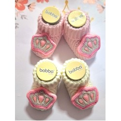 Бебешки плетени терлички в бяло или розово Коронки Бебешки плетени терлички в бяло или розово Коронки