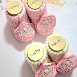 Бебешки плетени терлички в бяло или розово  Коронки