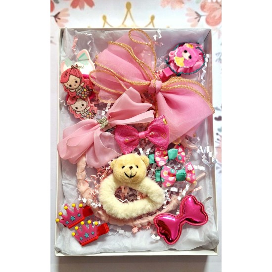 Кутия с красиви детски аксесоари за коса ,,Лейла