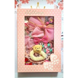 Кутия с красиви детски аксесоари за коса  Лейла