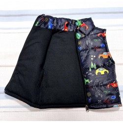 Детски шушляков елек в черно с колички Детски шушляков елек в черно с колички