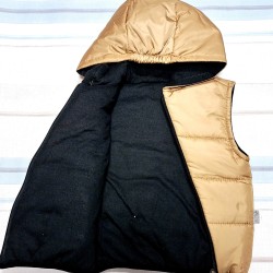 Детски шушляков елек в бежово с качулка Мечо Детски шушляков елек в бежово с качулка Мечо