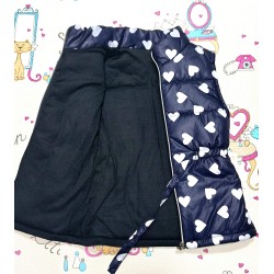 Детски шушляков елек в тъмносиньо на бели сърца