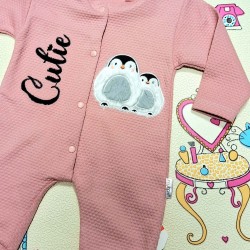 Бебешки гащеризон в розово с Пингвинчета