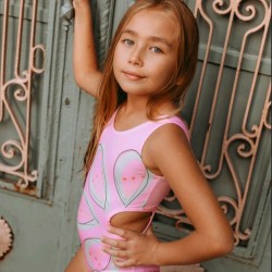 Детски светло розов бански с изрязано цвете 3-7г