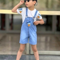 Детски летен дънков гащеризон с бяла тениска ,,Доналд Дък Детски летен дънков гащеризон с бяла тениска ,,Доналд Дък