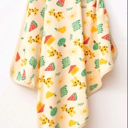 Бебешка памучна пелена в екрю с жирафи 80см/90см Бебешка памучна пелена в екрю с жирафи 80см/90см