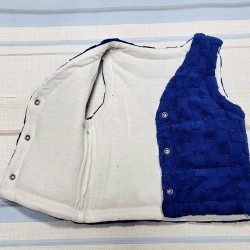 Бебешки мек ватиран елек в синьо