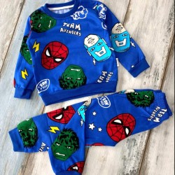 Детски леко ватиран комплект в синьо ,,Авенджърс и Спайдърмен Детски леко ватиран комплект в синьо ,,Авенджърс и Спайдърмен