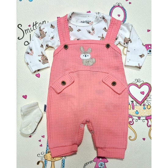 Бебешки комплект с гащеризон,боди и чорапки в корал със зайчета
