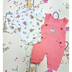 Бебешки комплект с гащеризон,боди и чорапки в корал със зайчета