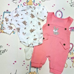 Бебешки комплект с гащеризон,боди и чорапки в корал със зайчета