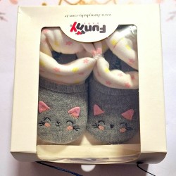 Бебешки памучни буйки чорап в сиво или розово