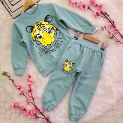 Детски комплект в зелено с тигър Детски комплект в зелено с тигър