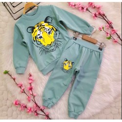 Детски комплект в зелено с тигър Детски комплект в зелено с тигър