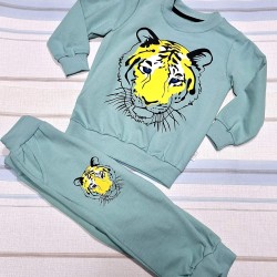 Детски комплект в зелено с тигър
