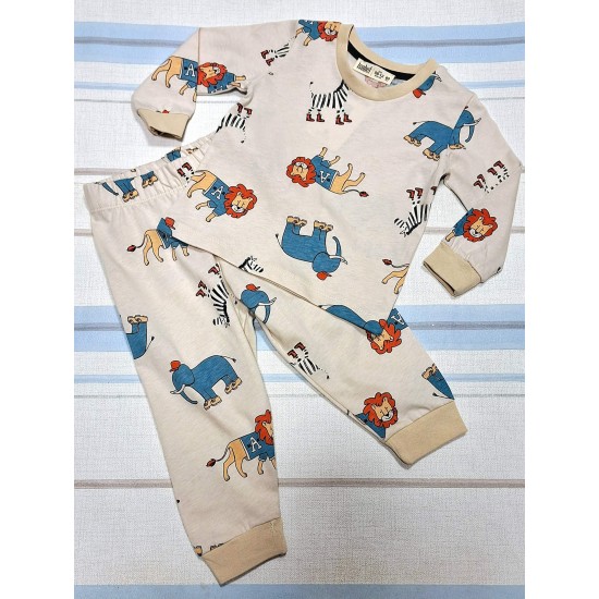 Детска памучна пижама в бежово с диви животни Детска памучна пижама в бежово с диви животни
