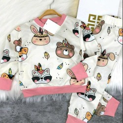 Детска пижама в екрю и розово  Животни индианци