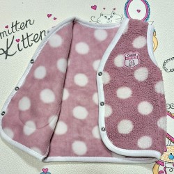 Бебешки пухкав елек в розово на бели точки