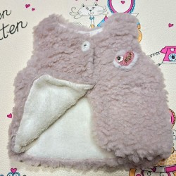 Бебешко меко и пухкаво елече в бежово