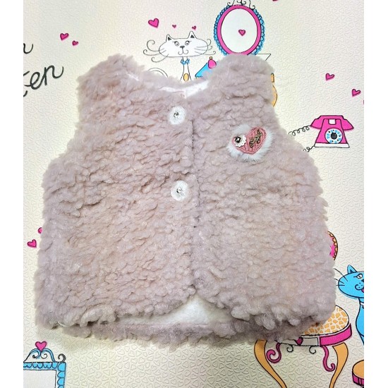 Бебешко меко и пухкаво елече в бежово