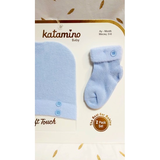 Бебешки памучен комплект от шапка и чорапи в светло синьо Бебешки памучен комплект от шапка и чорапи в светло синьо