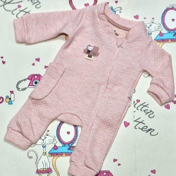 Красив бебешки гащеризон в розово с лека златиста нишка Красив бебешки гащеризон в розово с лека златиста нишка