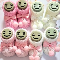 Плетени бебешки терлички ,,Панделки